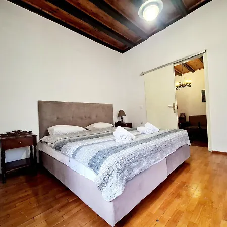 Cosmos Old Town Apartamento