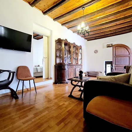 Cosmos Old Town Apartament