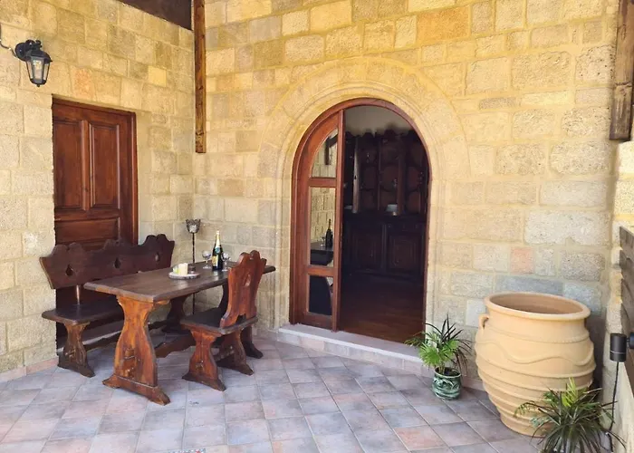 Cosmos Old Town شقة